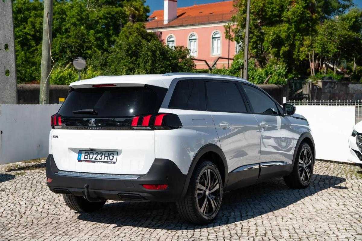 peugeot-5008-2018-diesel-1499cc