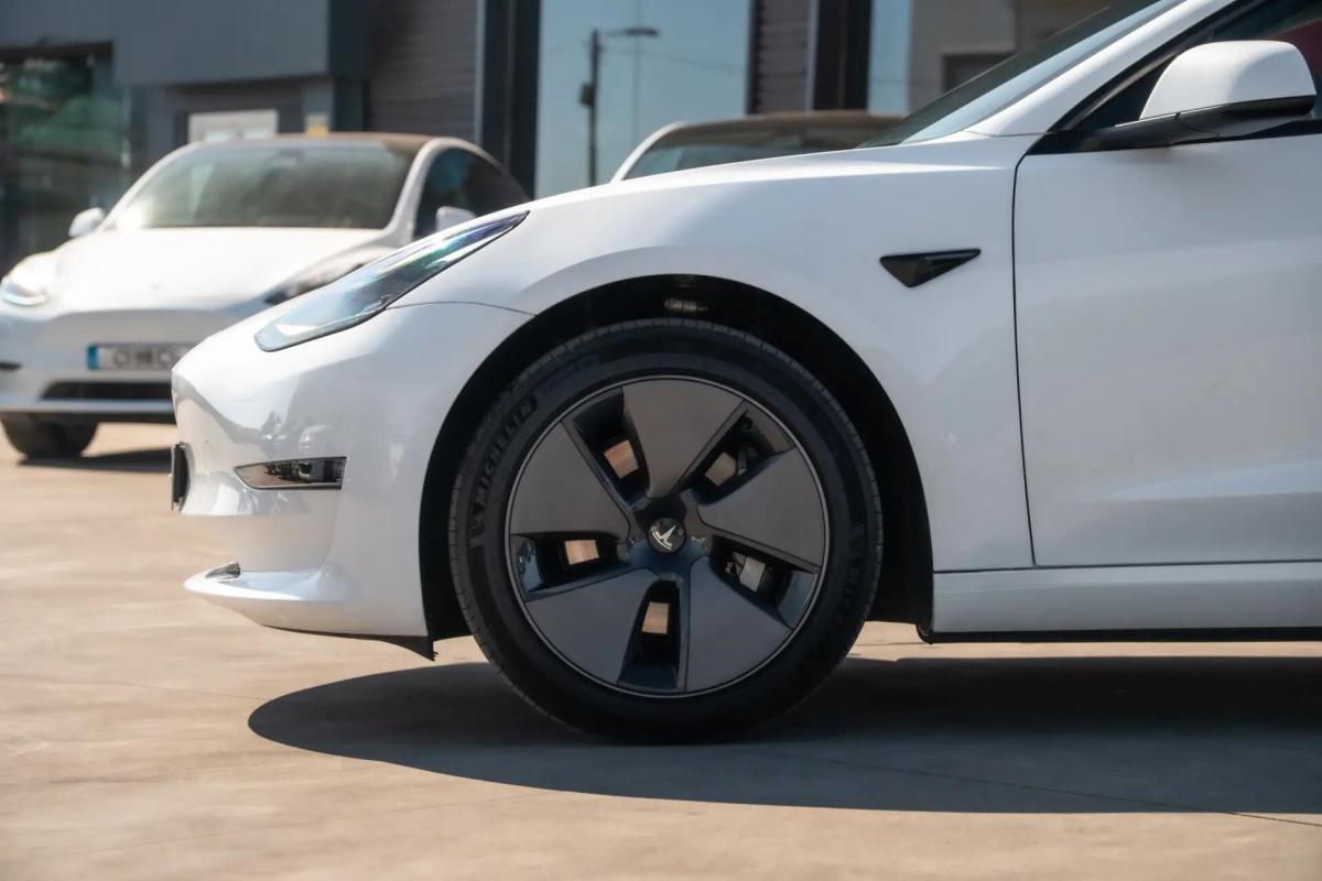 tesla-model-3-2023-eletrico-0cc
