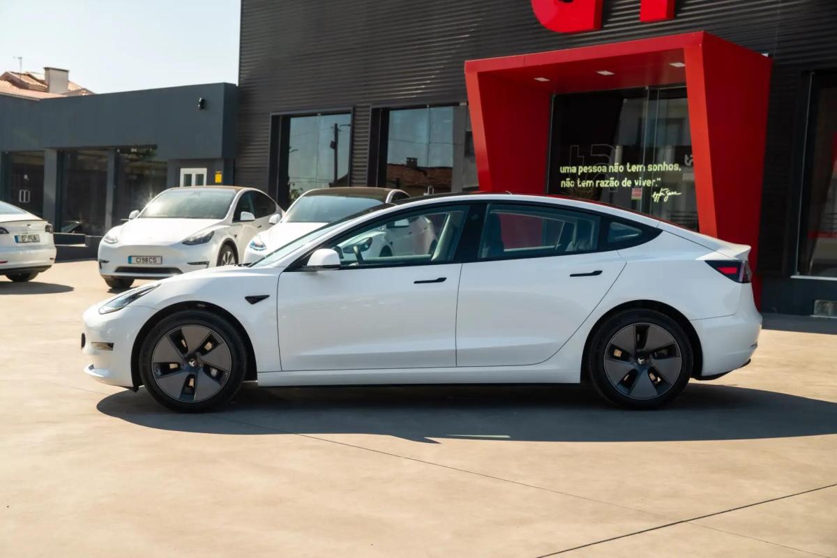 tesla-model-3-2023-eletrico-0cc