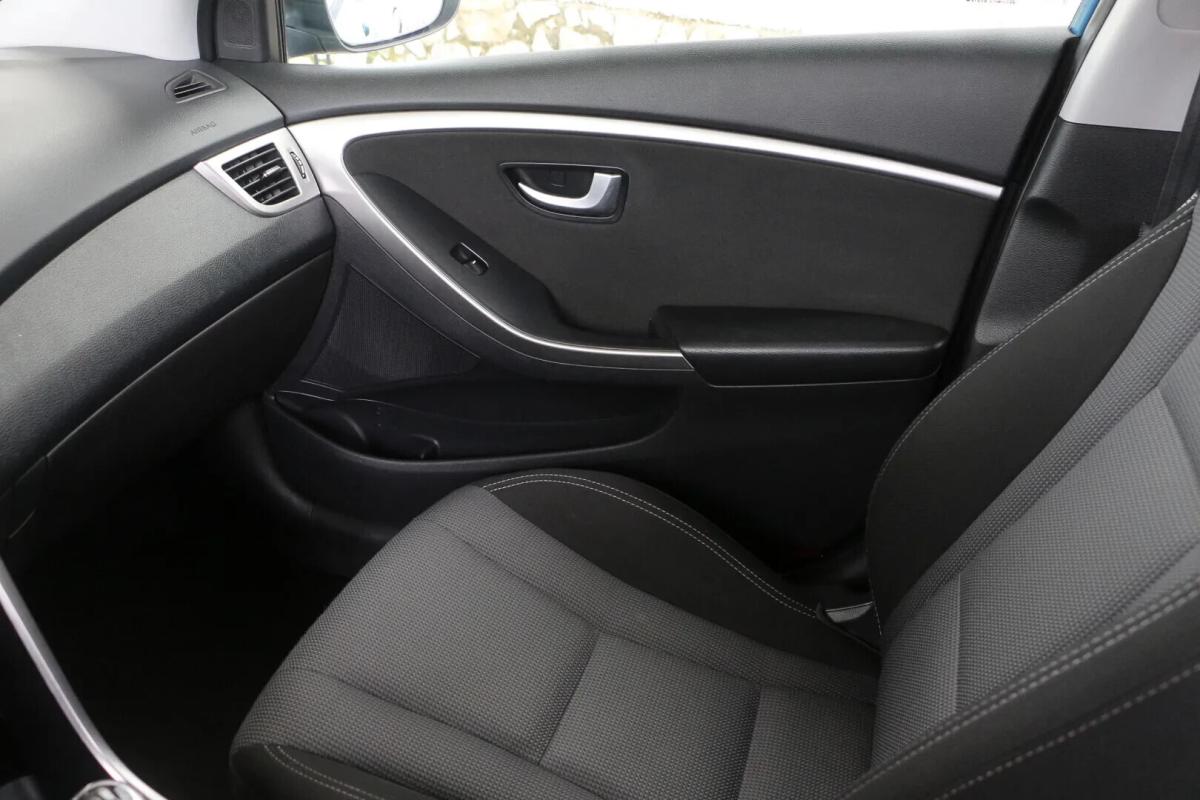 hyundai-i30-2012-diesel-1582cc
