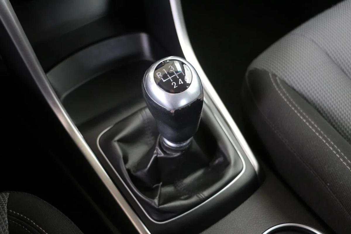 hyundai-i30-2012-diesel-1582cc