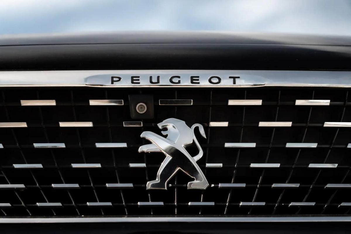 peugeot-3008-2018-diesel-1997cc