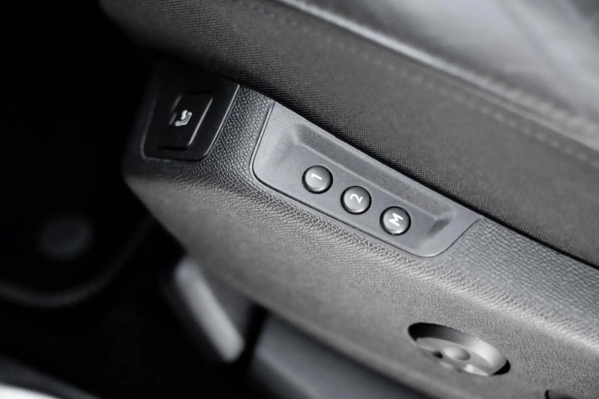 peugeot-3008-2018-diesel-1997cc
