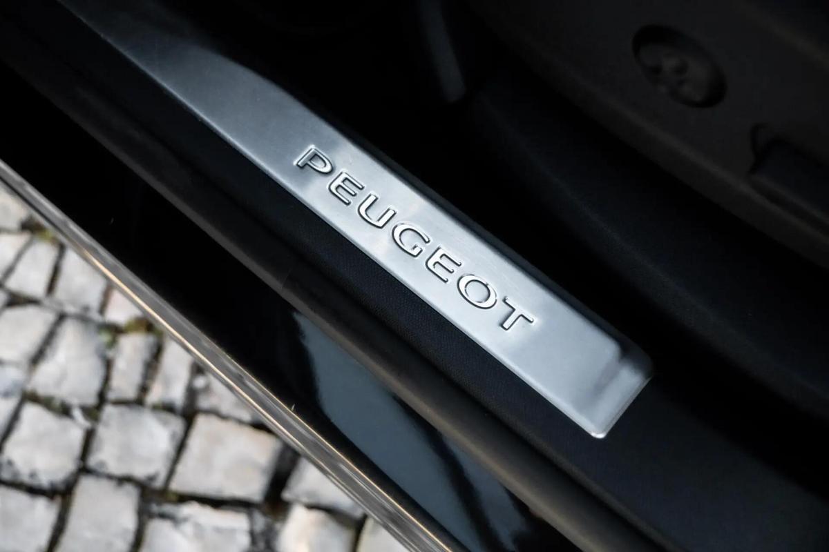 peugeot-3008-2018-diesel-1997cc