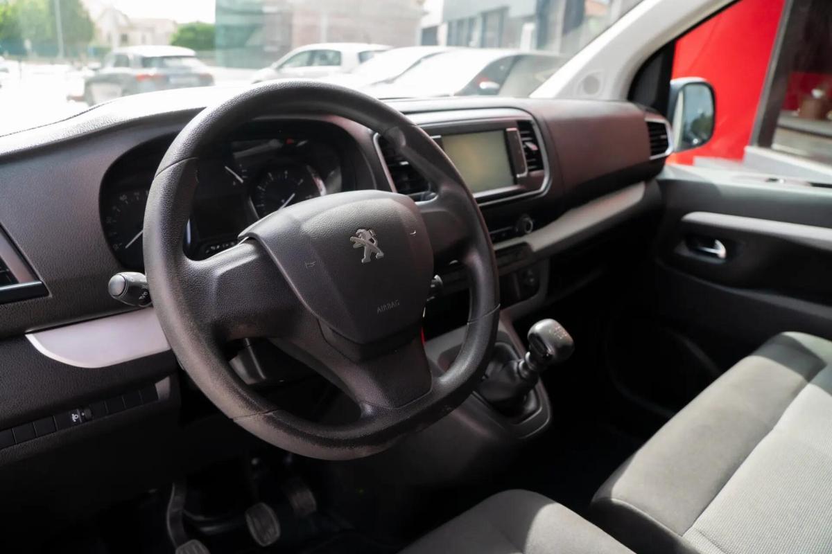 peugeot-traveller-2021-diesel-1499cc