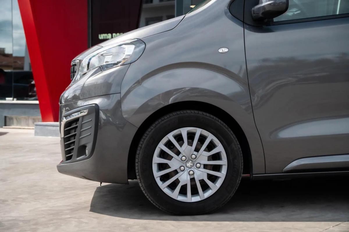 peugeot-traveller-2021-diesel-1499cc