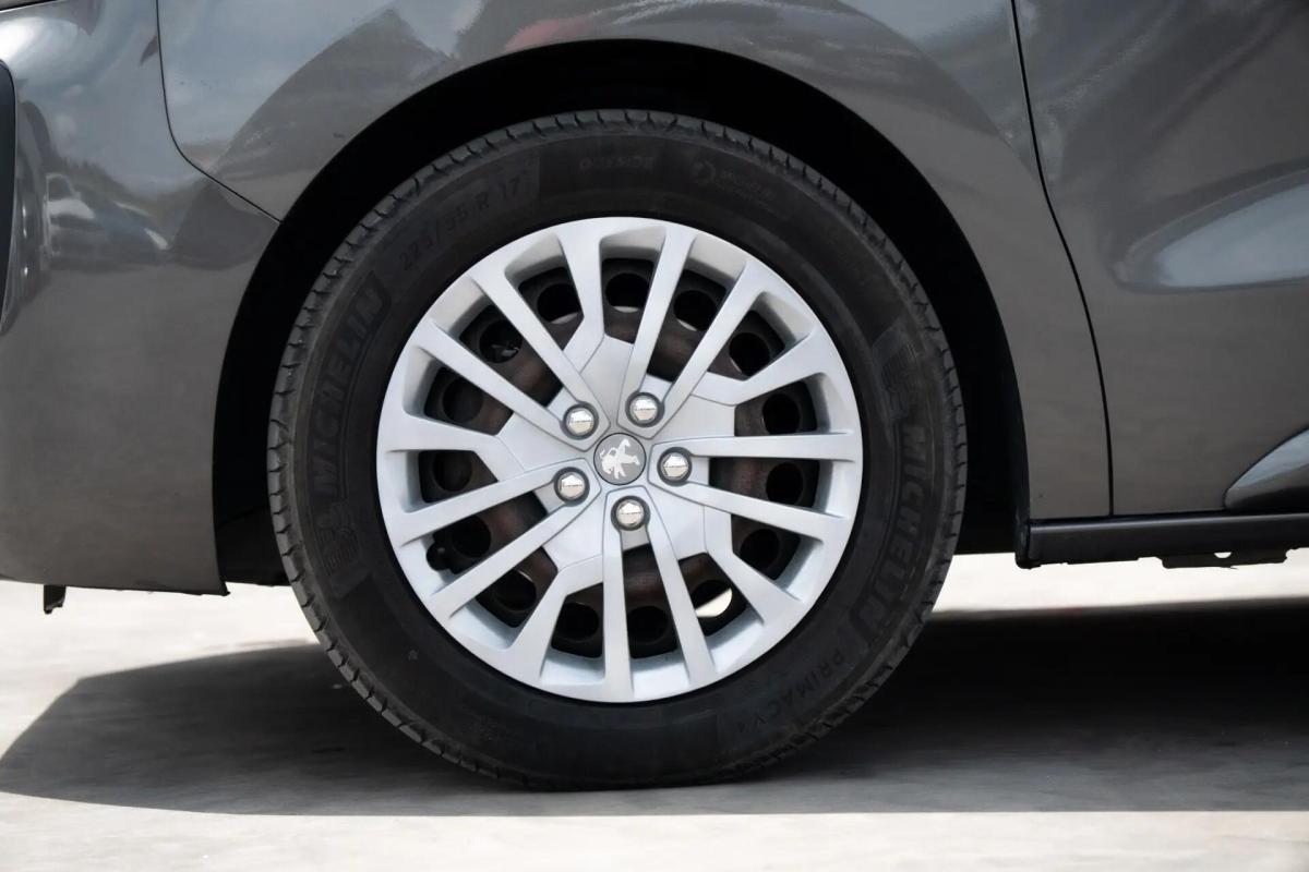 peugeot-traveller-2021-diesel-1499cc