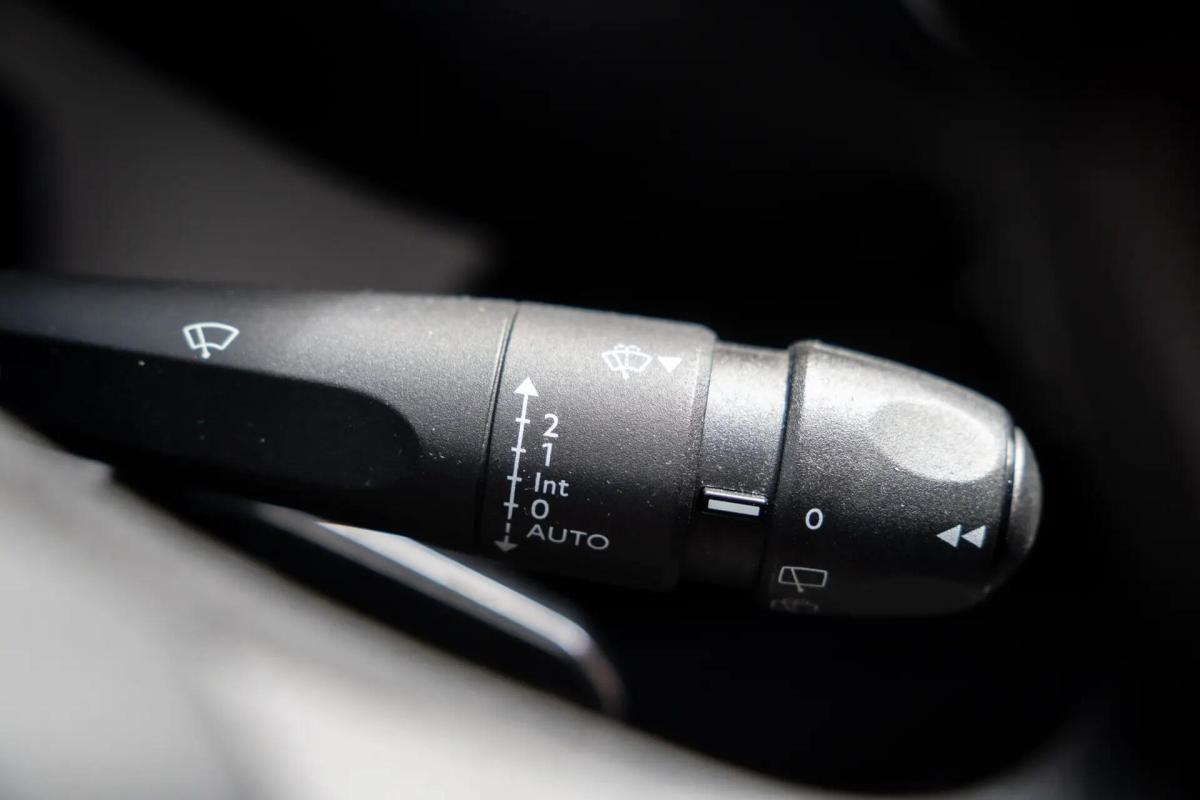peugeot-traveller-2021-diesel-1499cc