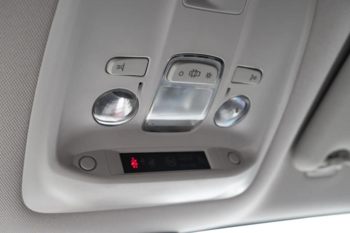 peugeot-traveller-2021-diesel-1499cc