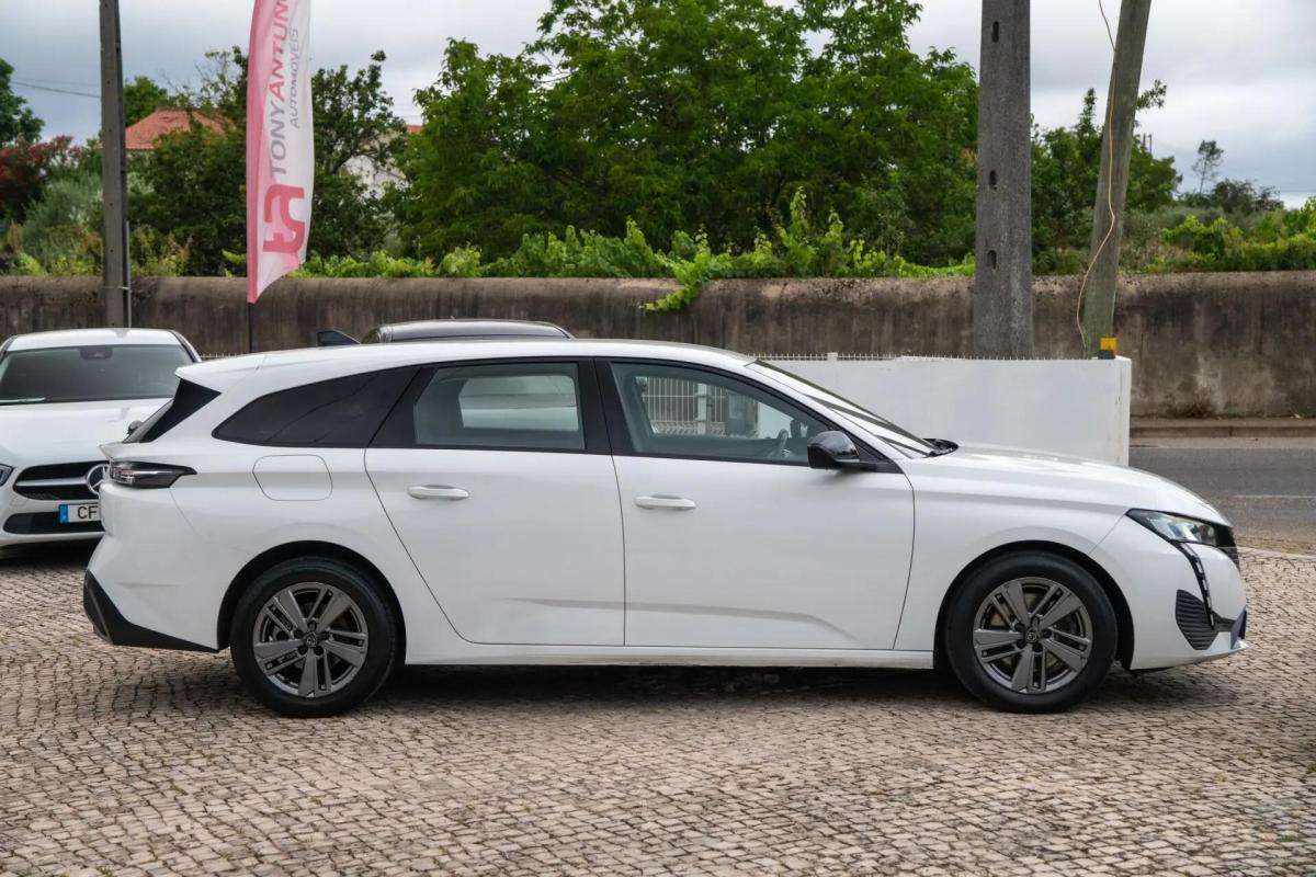 peugeot-308-sw-2022-diesel-1499cc