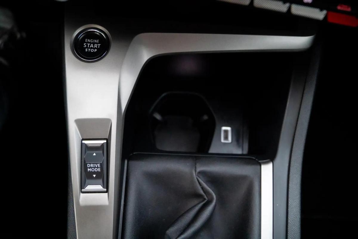 peugeot-308-sw-2022-diesel-1499cc