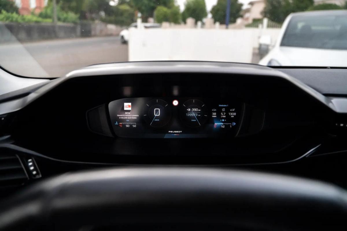 peugeot-308-sw-2022-diesel-1499cc