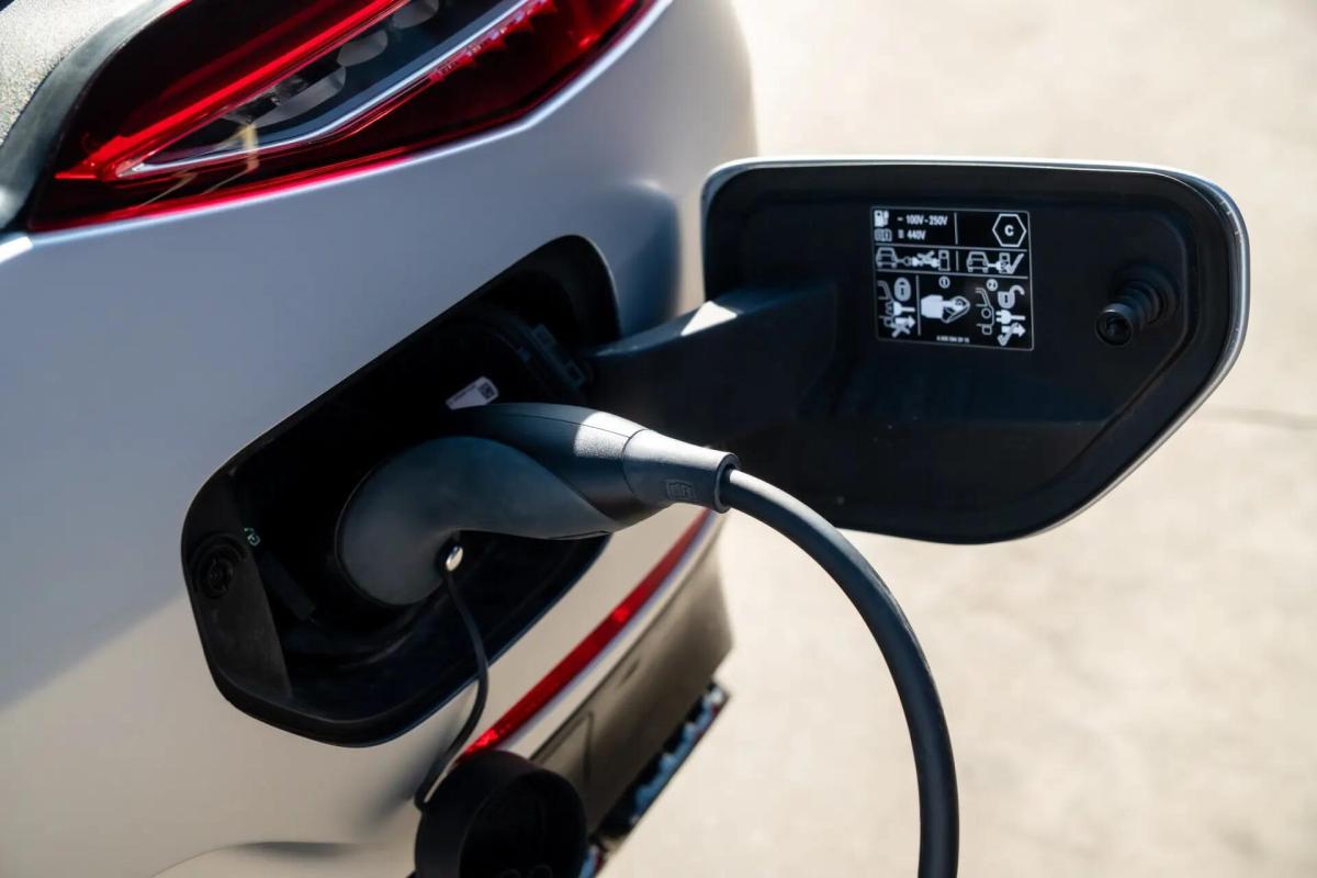 mercedes-benz-amg-gt-amg-gt-2023-hibrido-a-gasolina-3982cc