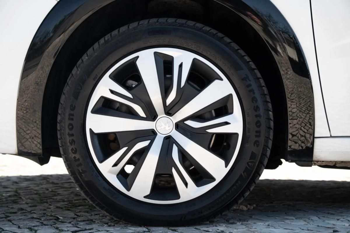 peugeot-e-208-2022-eletrico-0cc