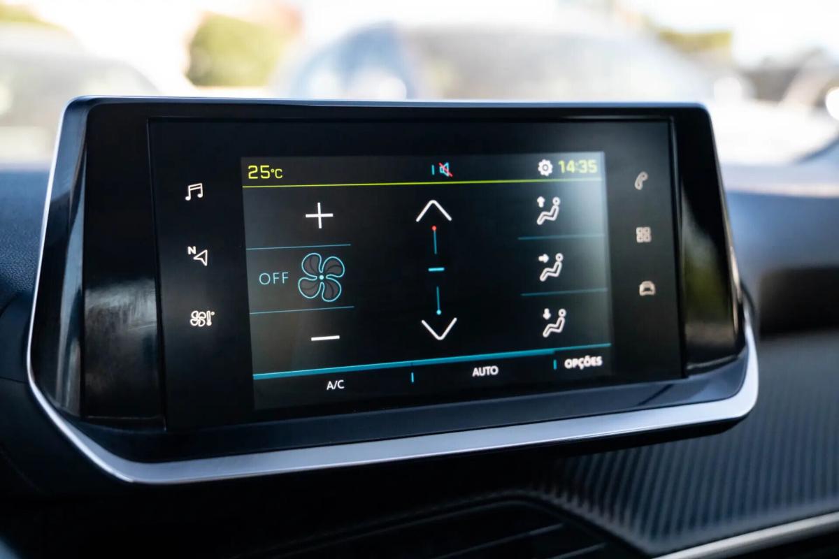 peugeot-e-208-2022-eletrico-0cc