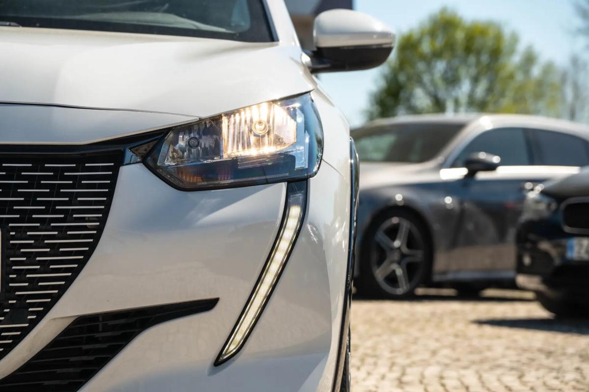 peugeot-e-208-2022-eletrico-0cc