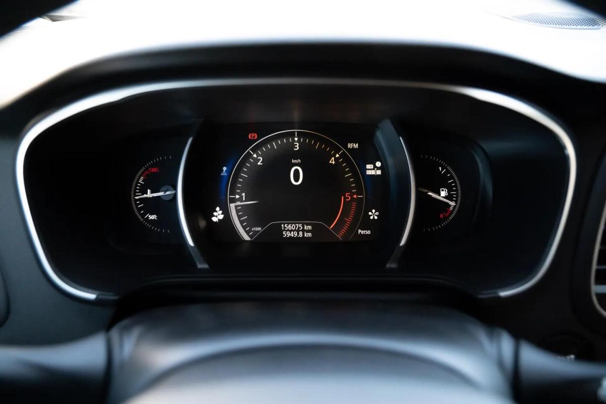 renault-megane-sport-tourer-2017-diesel-1461cc