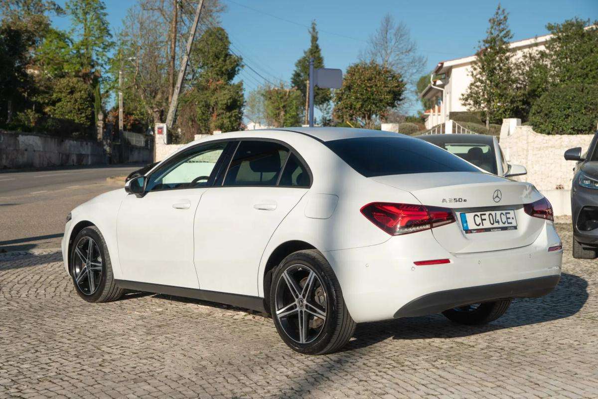 mercedes-benz-classe-a-a-250-e-2022-hibrido-a-gasolina-1332cc