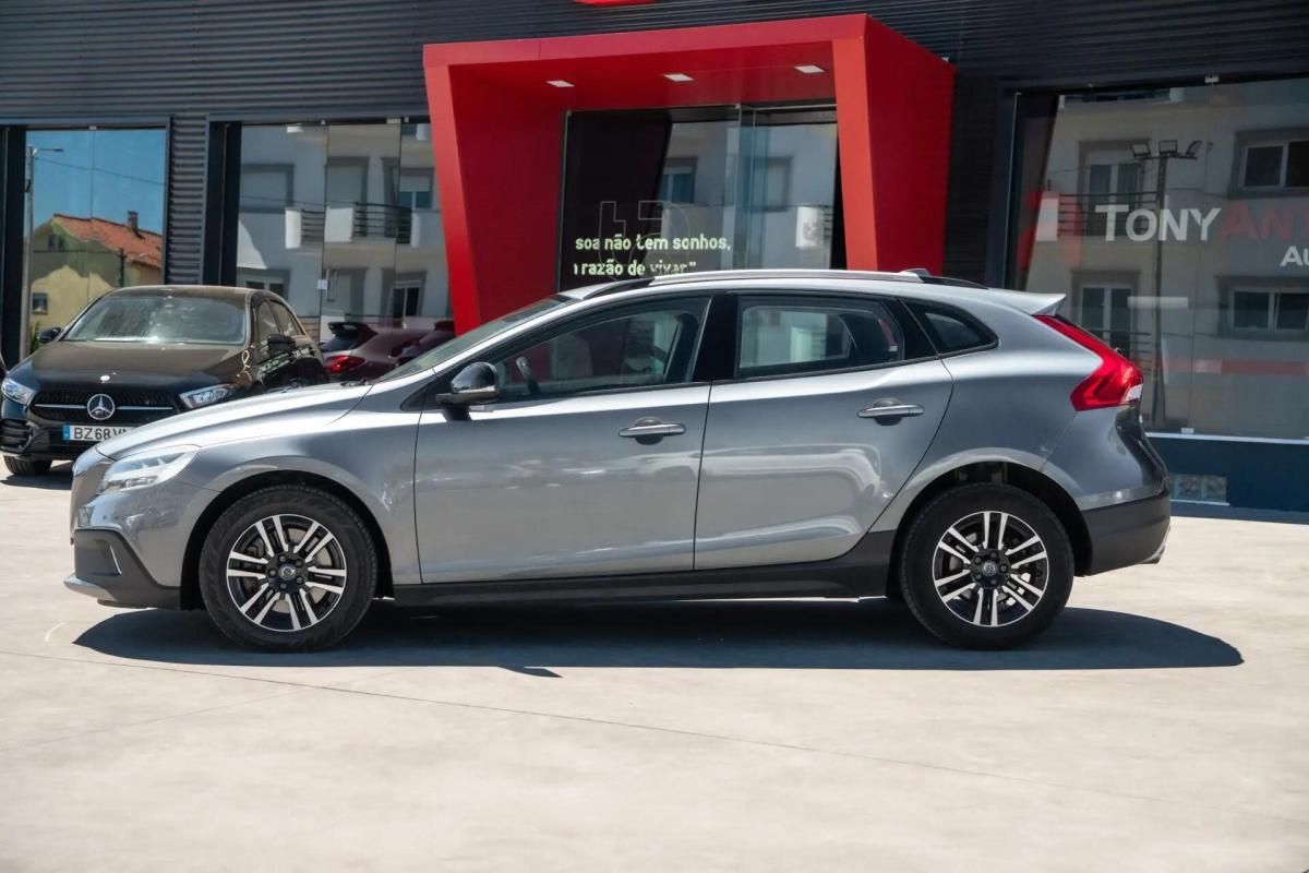 volvo-v40-cross-country-2019-diesel-1969cc