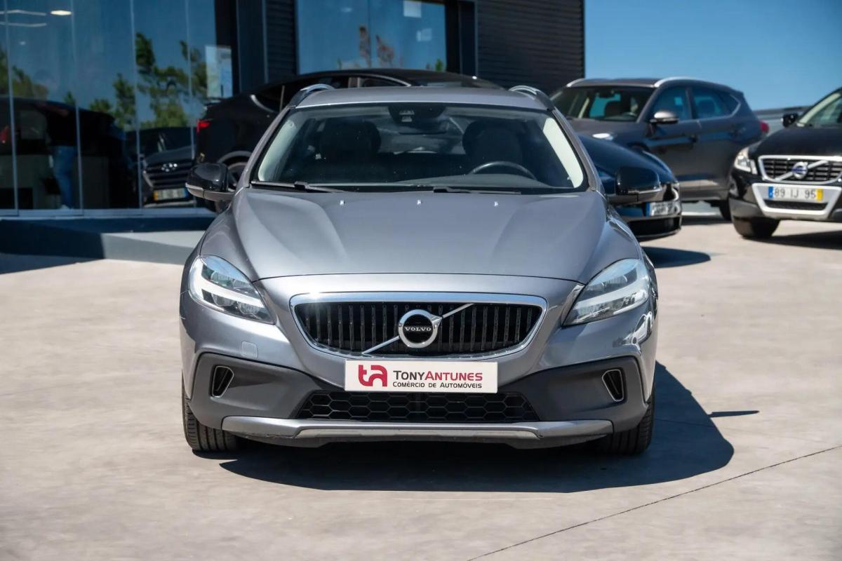 volvo-v40-cross-country-2019-diesel-1969cc
