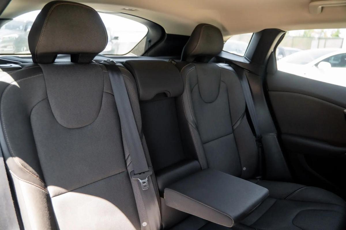 volvo-v40-cross-country-2019-diesel-1969cc
