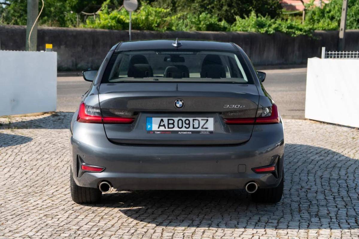 bmw-serie-3-330e-2020-hibrido-a-gasolina-1998cc