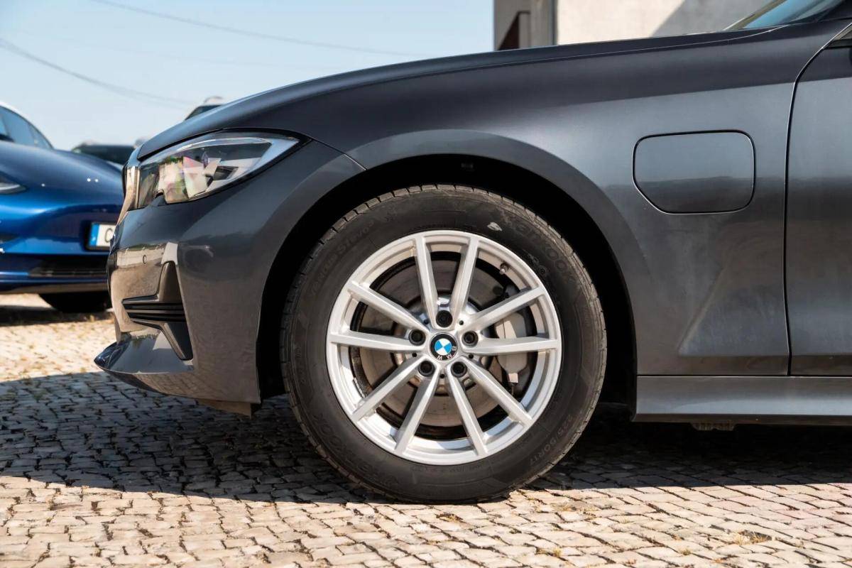 bmw-serie-3-330e-2020-hibrido-a-gasolina-1998cc