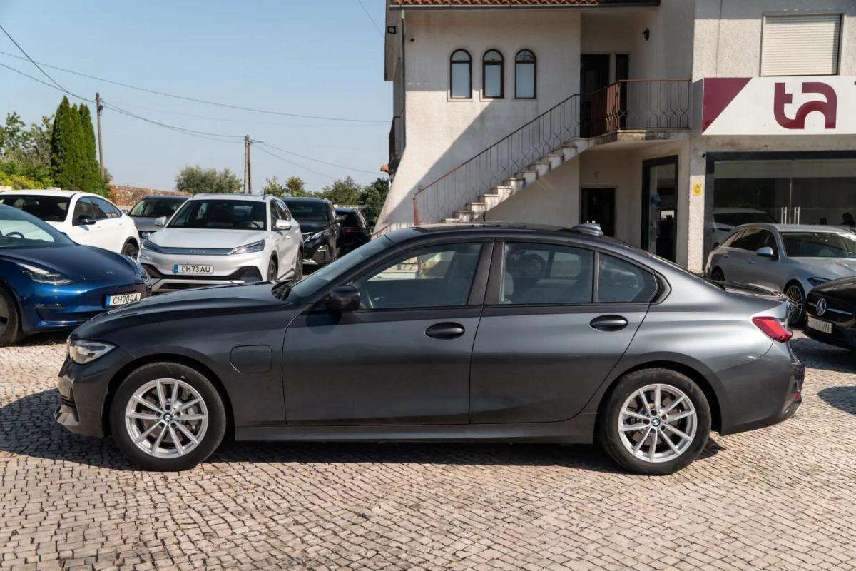 bmw-serie-3-330e-2020-hibrido-a-gasolina-1998cc