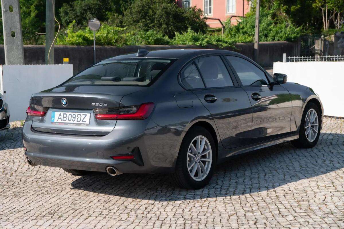bmw-serie-3-330e-2020-hibrido-a-gasolina-1998cc