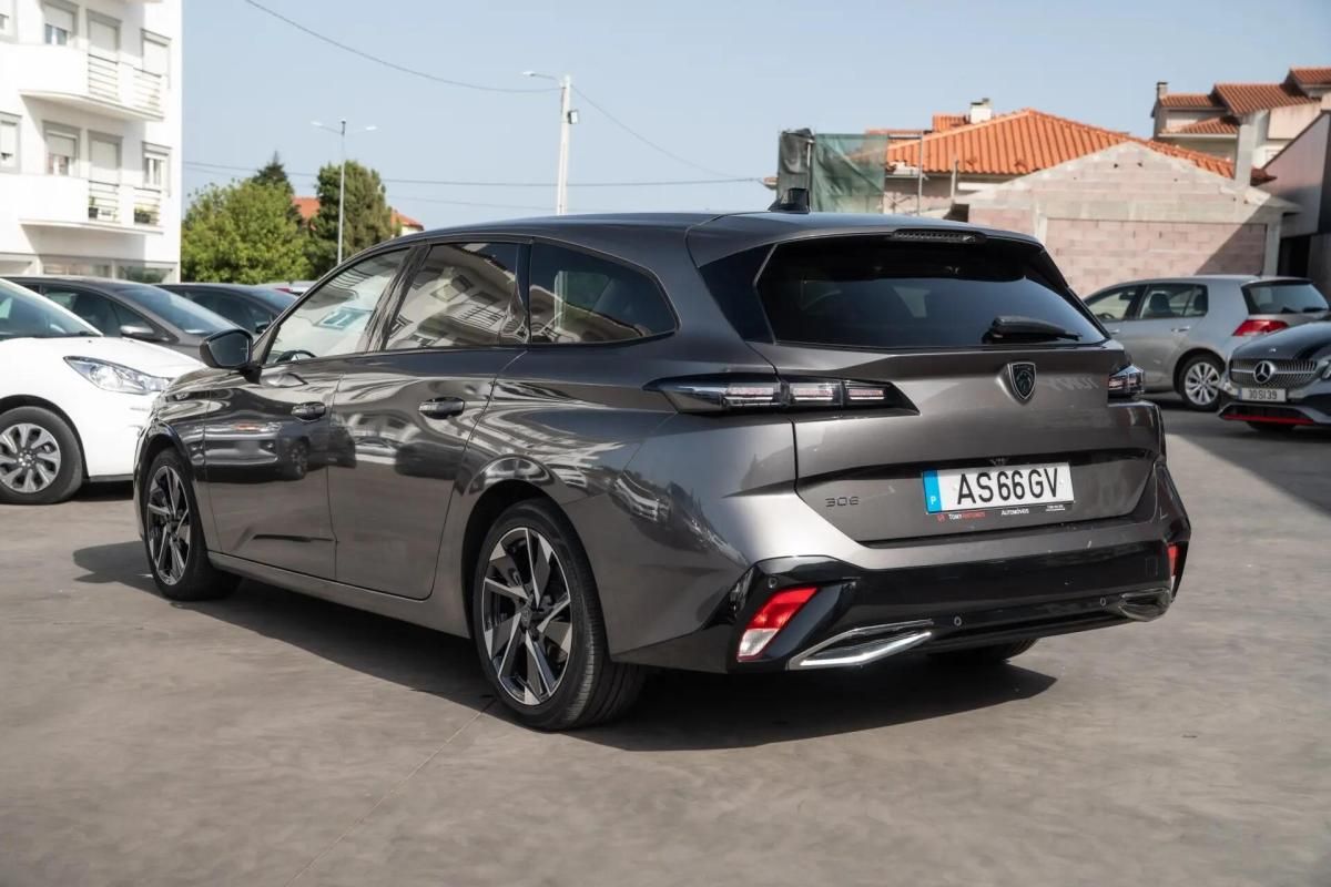 peugeot-308-sw-2022-diesel-1499cc