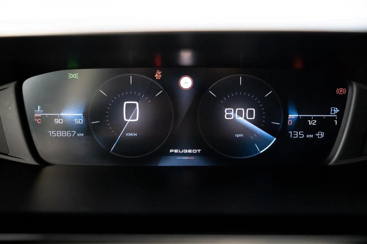 peugeot-308-sw-2022-diesel-1499cc
