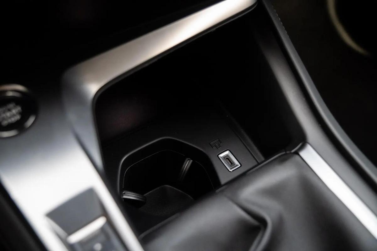 peugeot-308-sw-2022-diesel-1499cc
