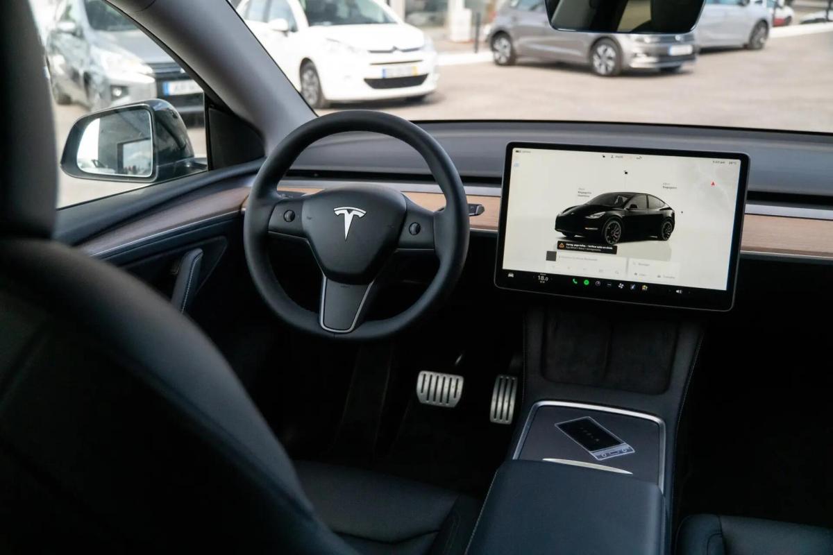 tesla-model-y-2024-eletrico-0cc