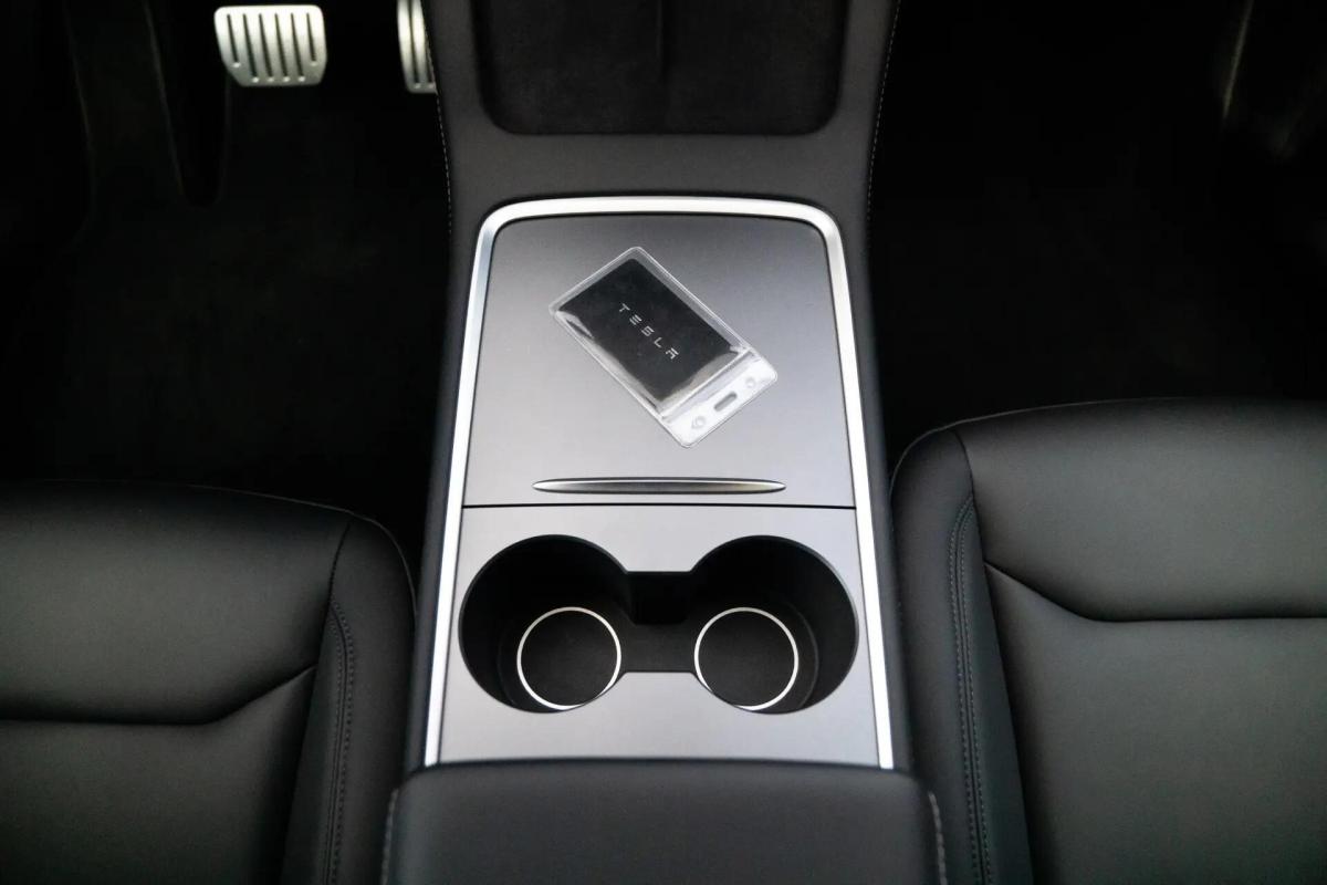 tesla-model-y-2024-eletrico-0cc