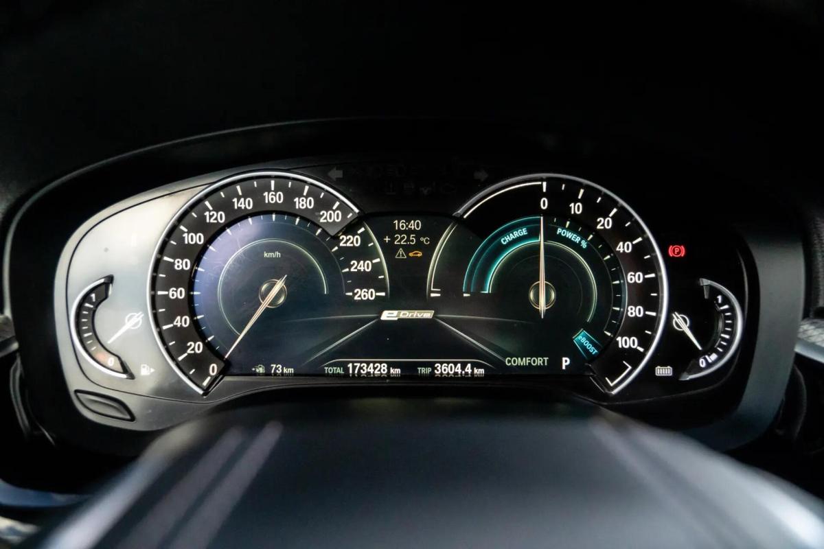 bmw-serie-5-2018-hibrido-a-gasolina-1998cc