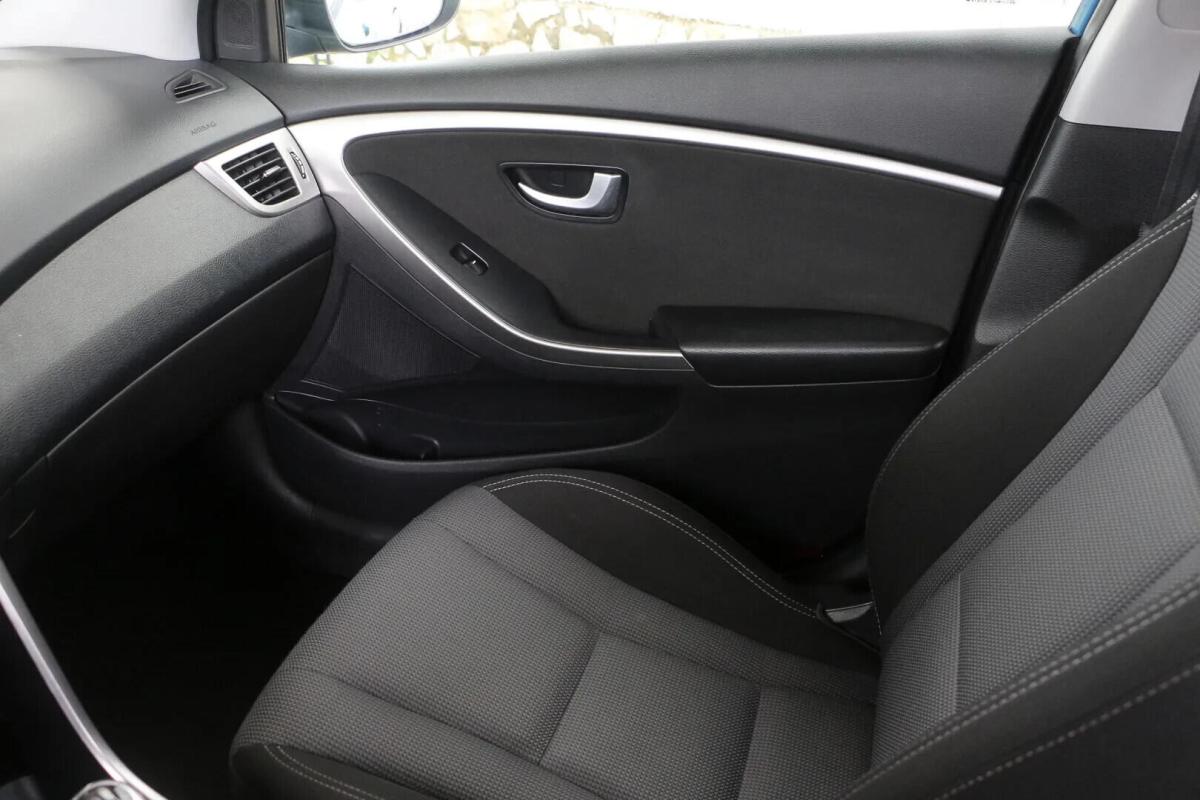 hyundai-i30-2012-diesel-1582cc
