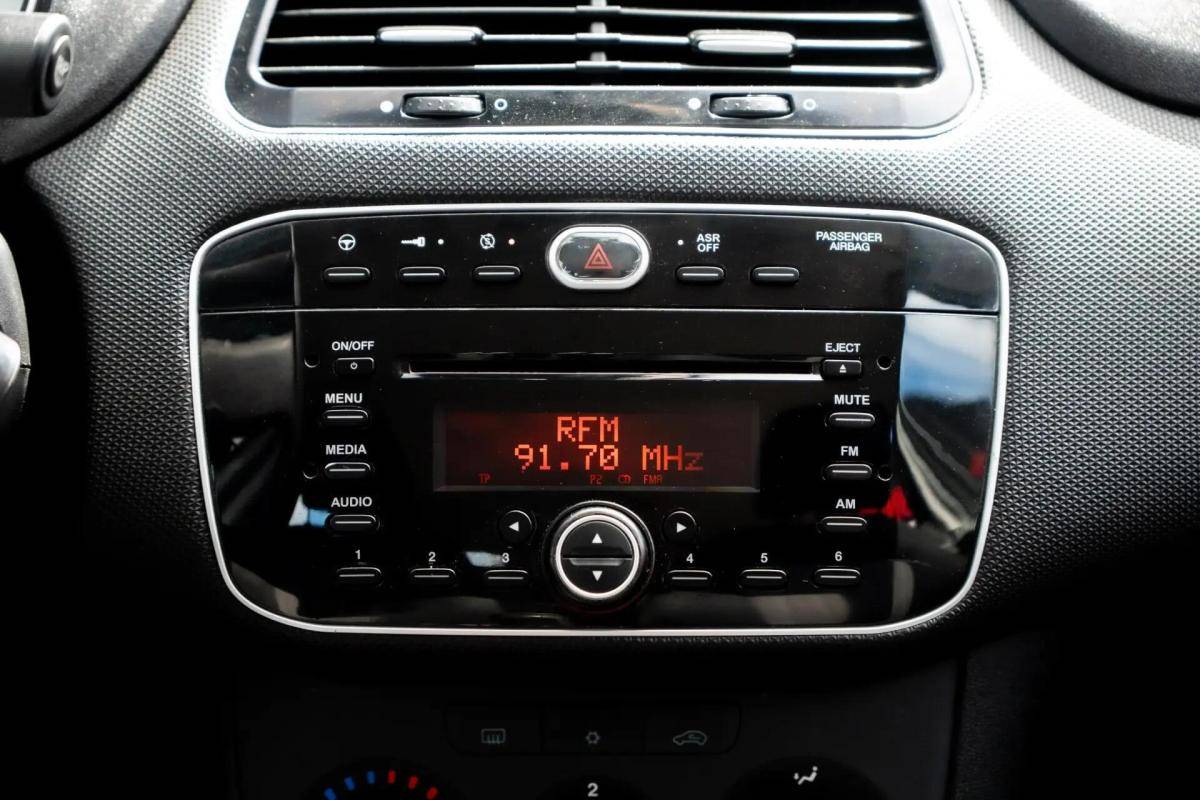fiat-punto-2018-diesel-1248cc