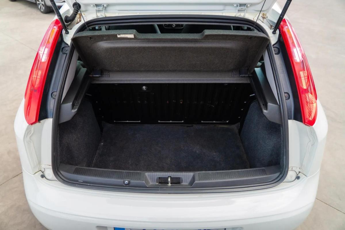 fiat-punto-2018-diesel-1248cc