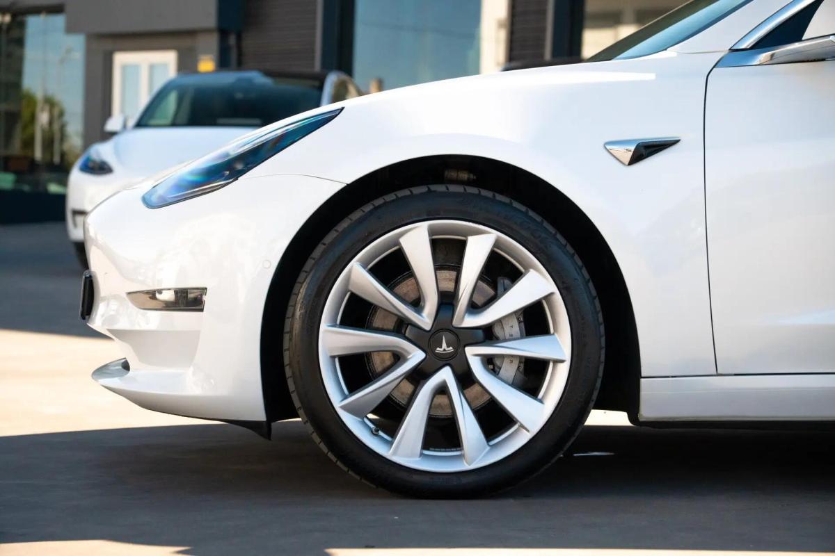 tesla-model-3-2019-eletrico-0cc