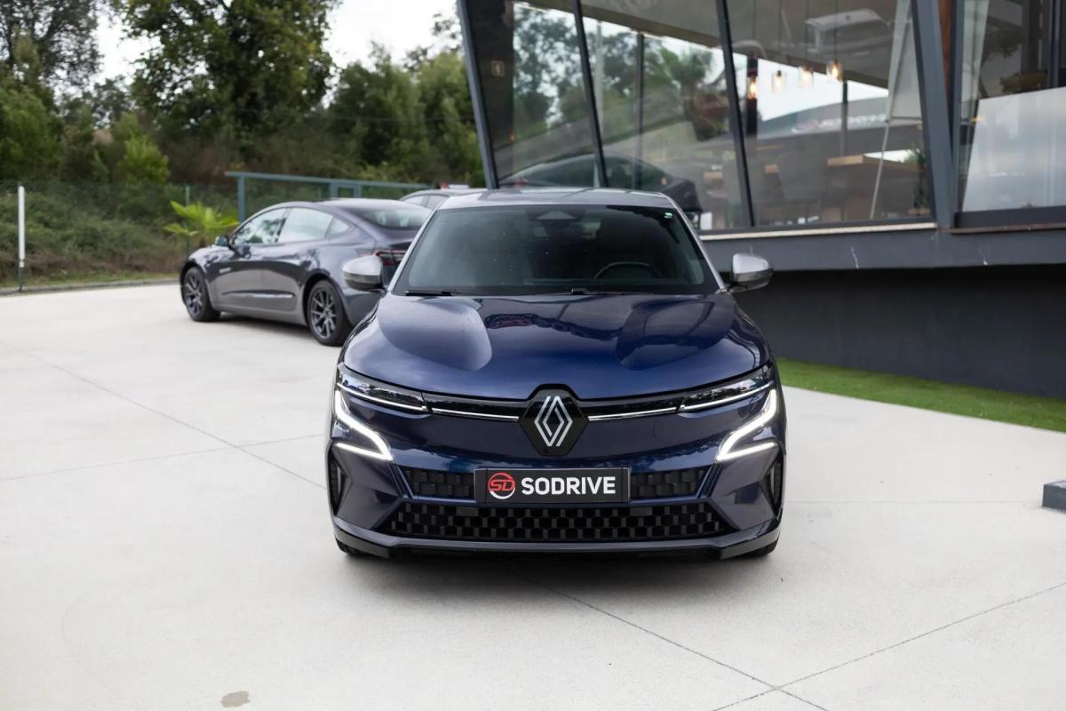 renault-megane-e-tech-2023-eletrico-0cc