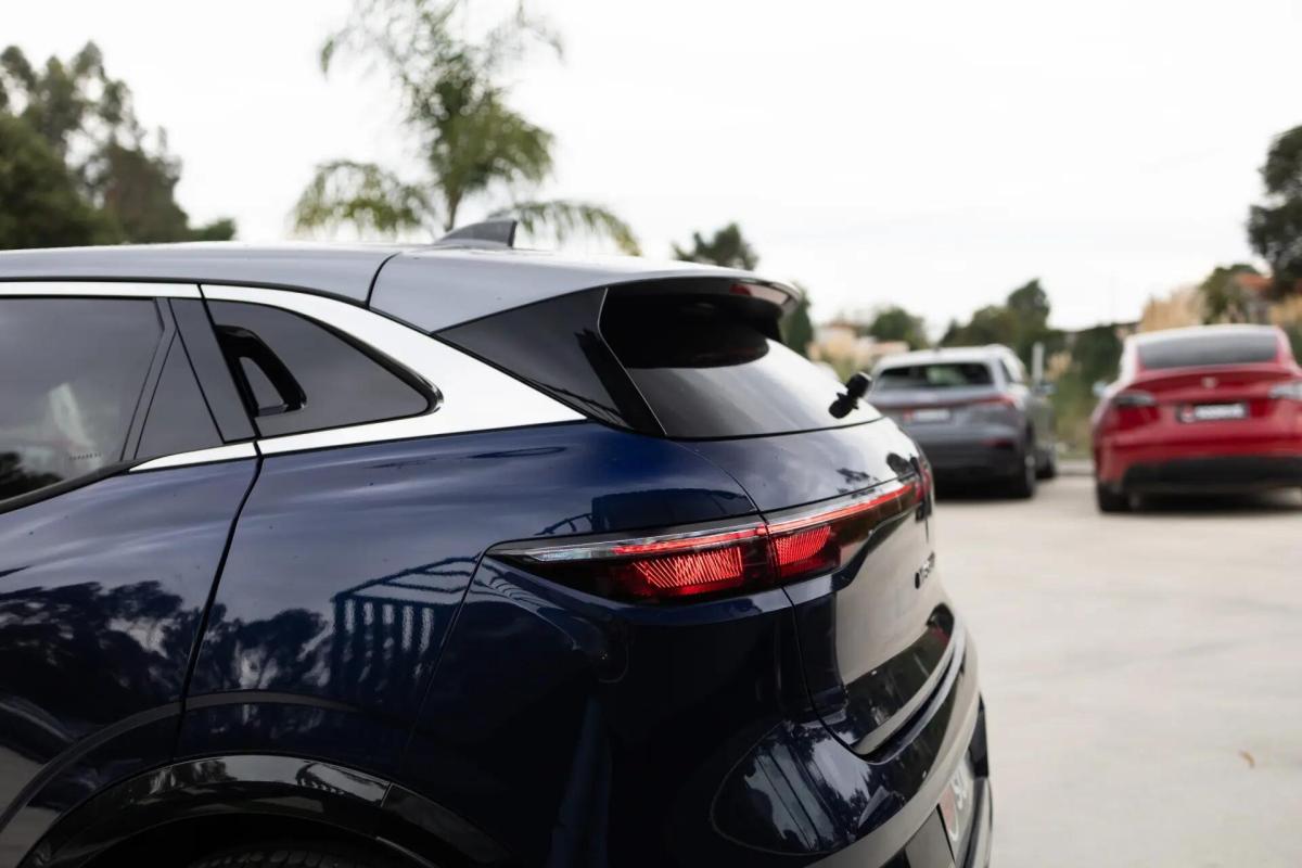 renault-megane-e-tech-2023-eletrico-0cc