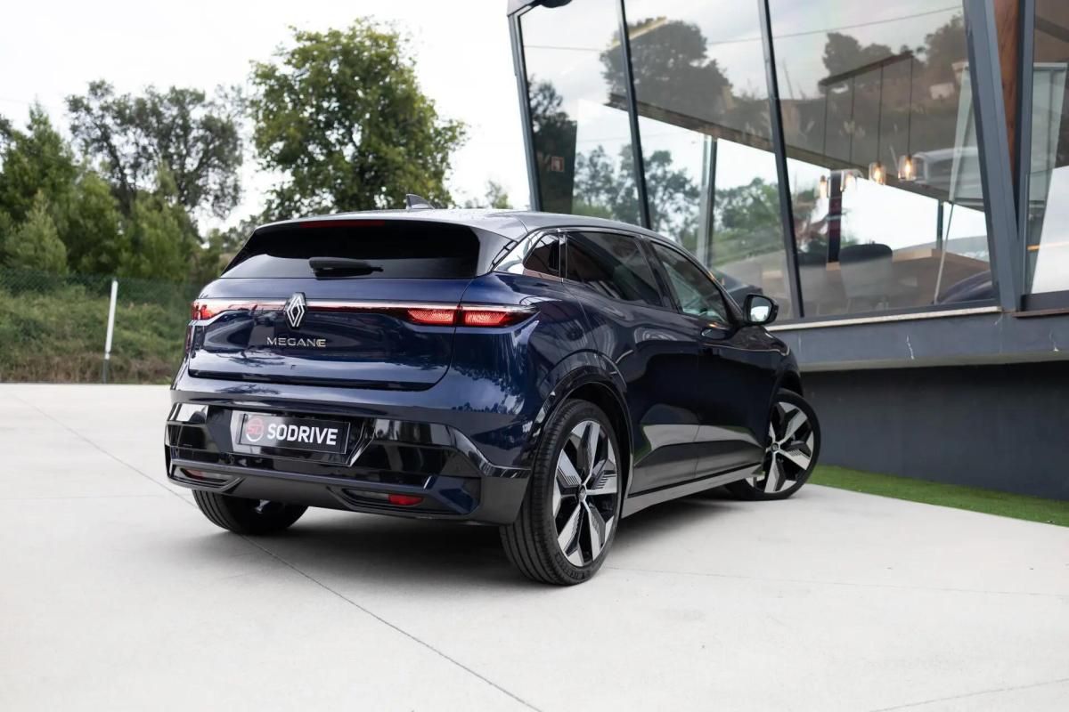 renault-megane-e-tech-2023-eletrico-0cc