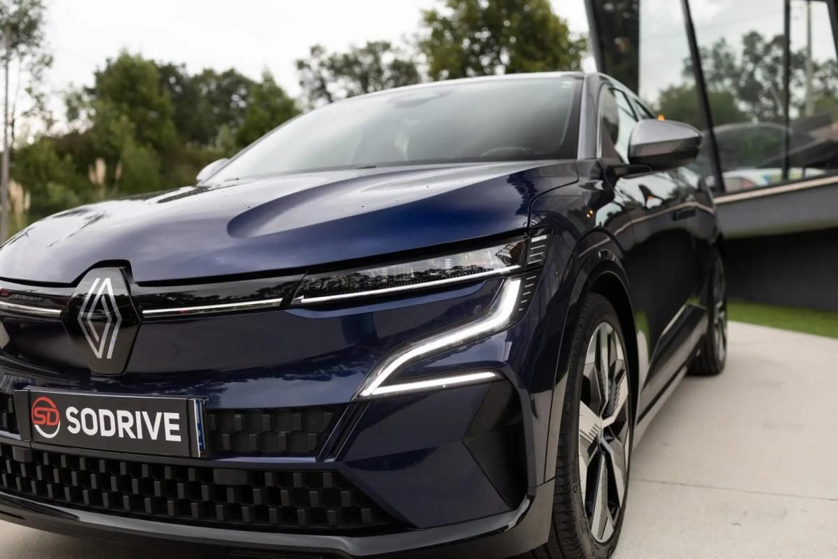 renault-megane-e-tech-2023-eletrico-0cc