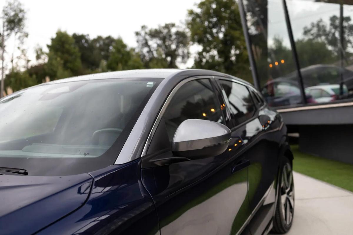 renault-megane-e-tech-2023-eletrico-0cc