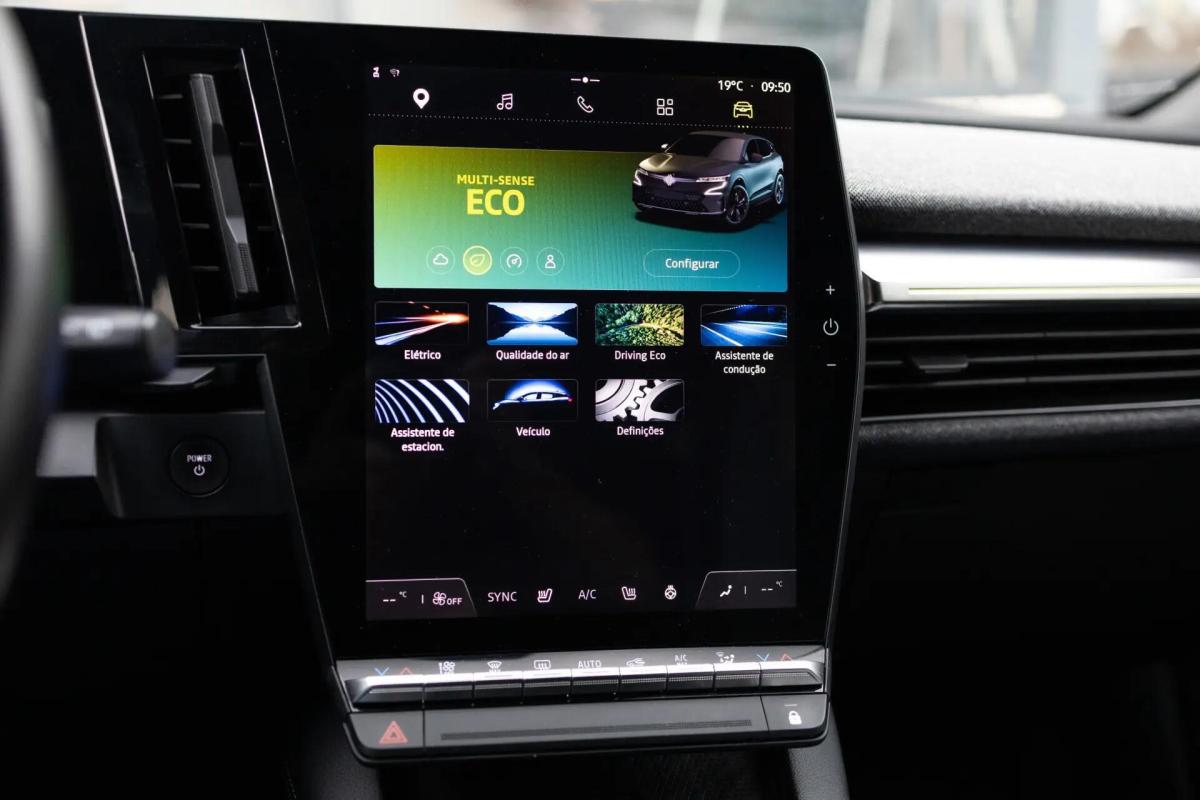 renault-megane-e-tech-2023-eletrico-0cc