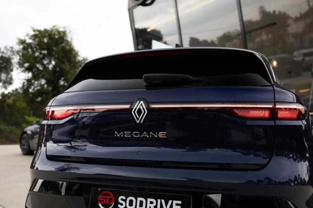 renault-megane-e-tech-2023-eletrico-0cc