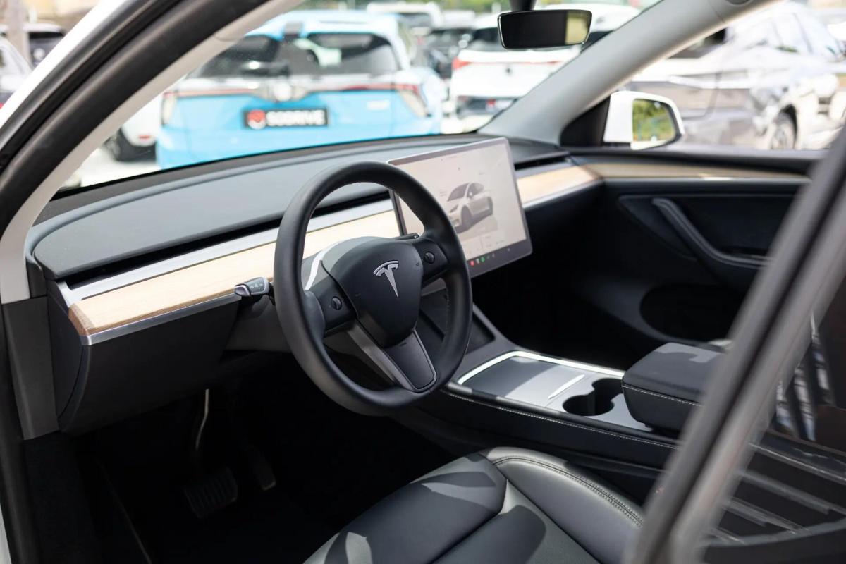 tesla-model-y-2021-eletrico-0cc