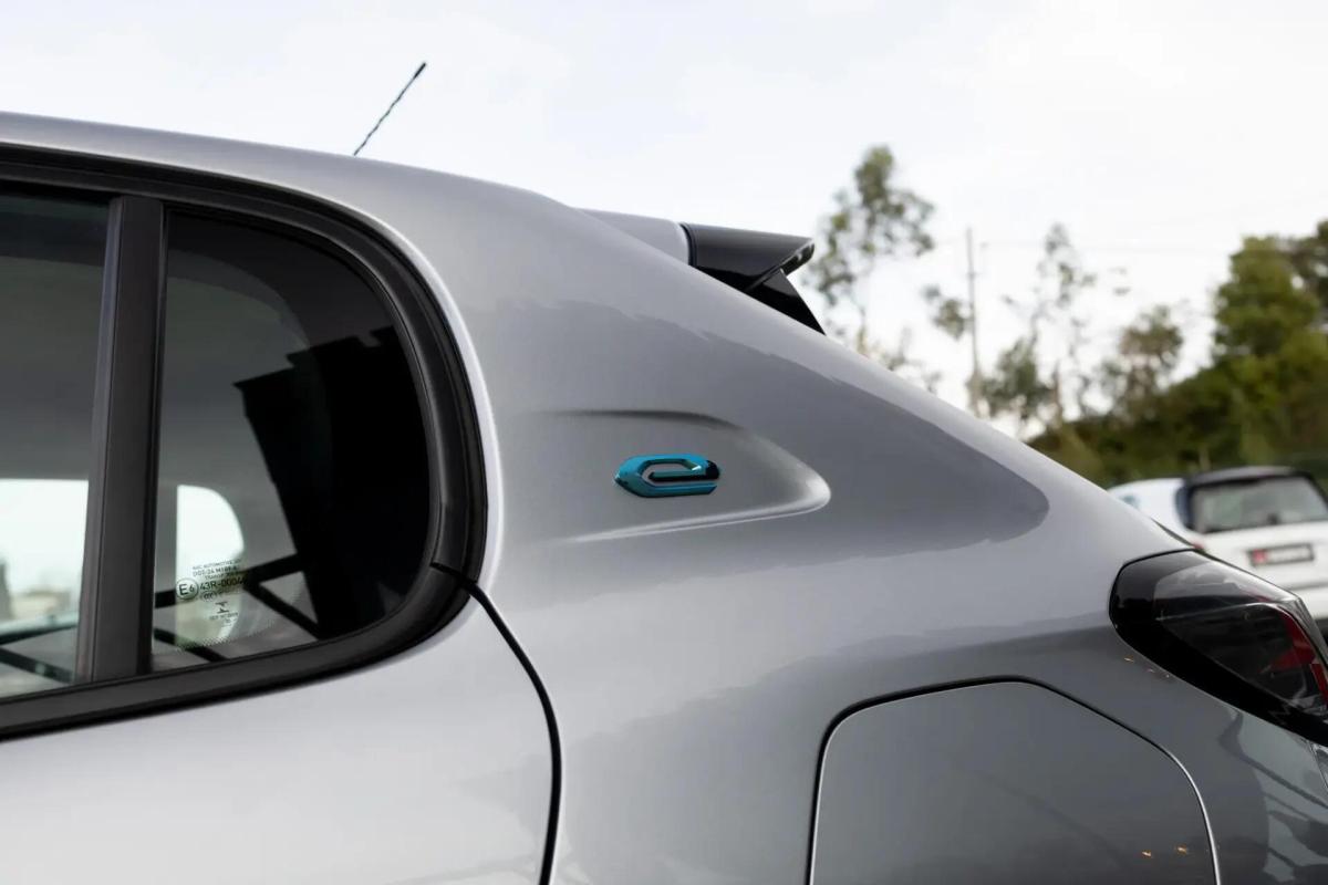 peugeot-e-208-2020-eletrico-0cc