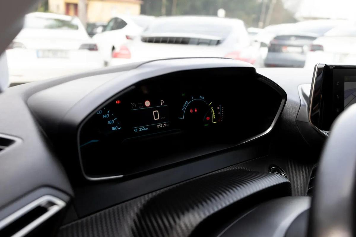 peugeot-e-208-2020-eletrico-0cc