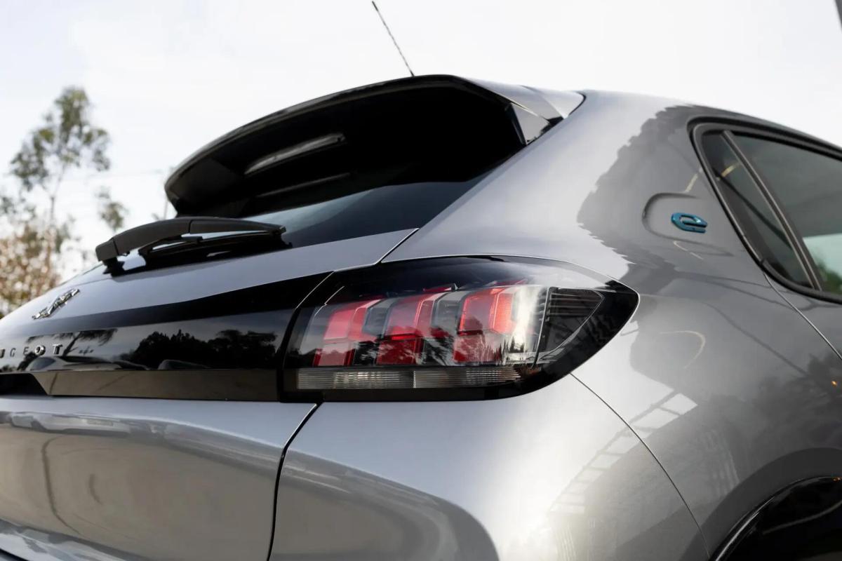 peugeot-e-208-2020-eletrico-0cc